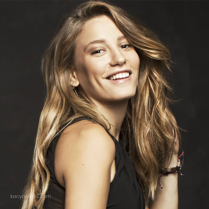 Serenay Sarıkaya fotoğraf