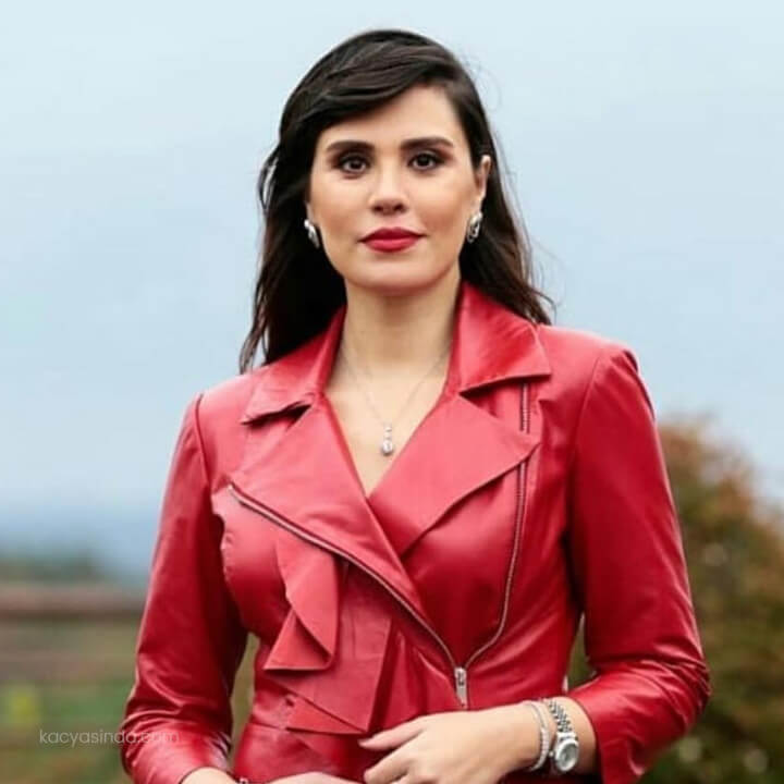 Şükran Ovalı